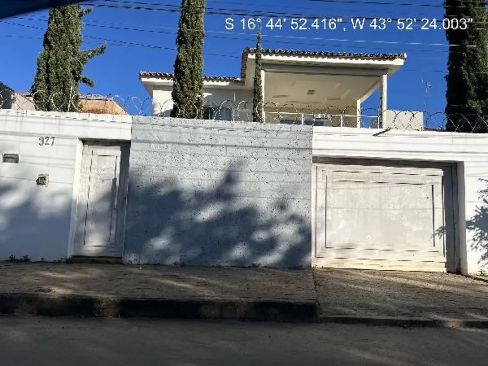 Casa, 3 quartos, 312 m² - Foto 1