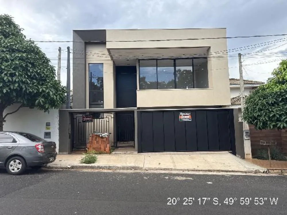 Casa, 3 quartos, 250 m² - Foto 1