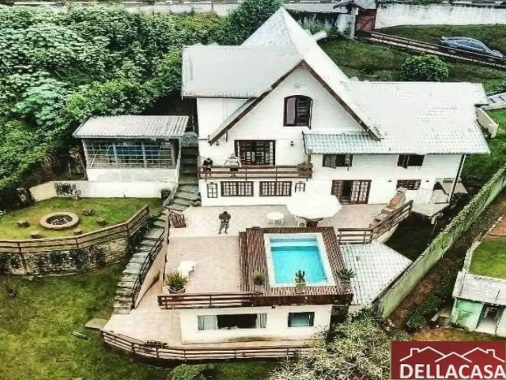Casa, 4 quartos, 1240 m² - Foto 1