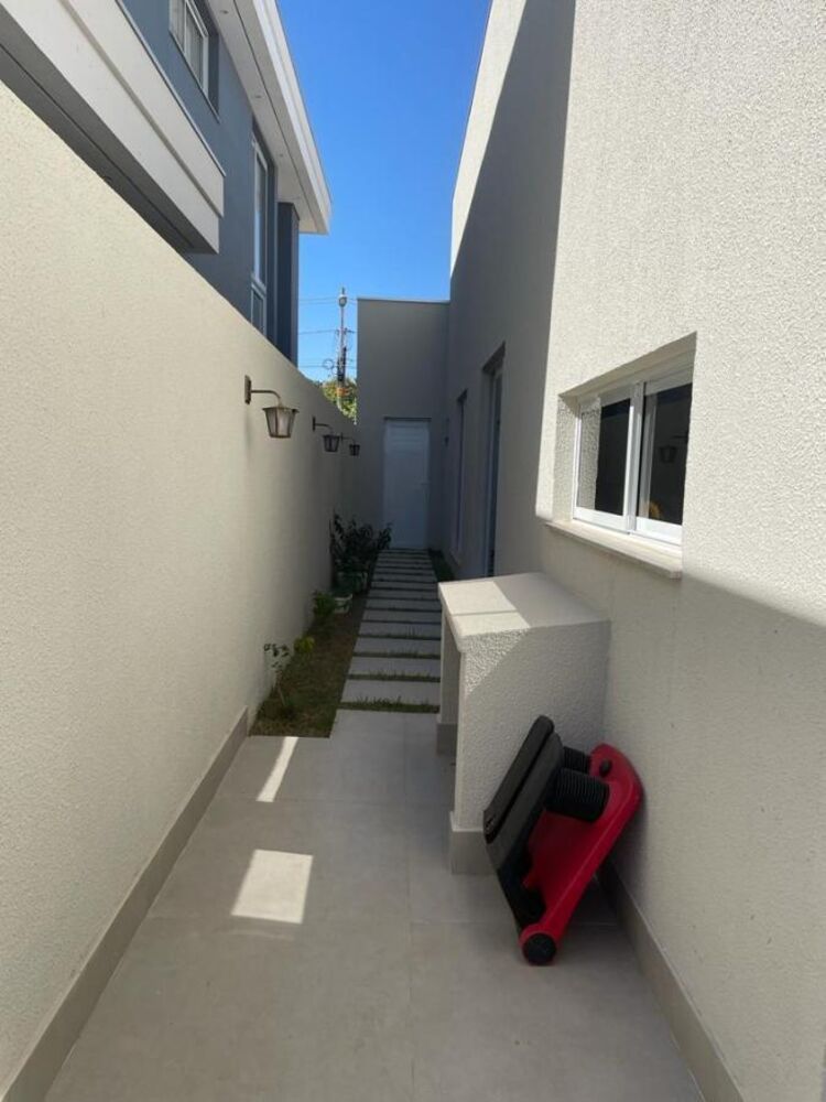 Casa de Condomínio à venda com 3 quartos, 300m² - Foto 4