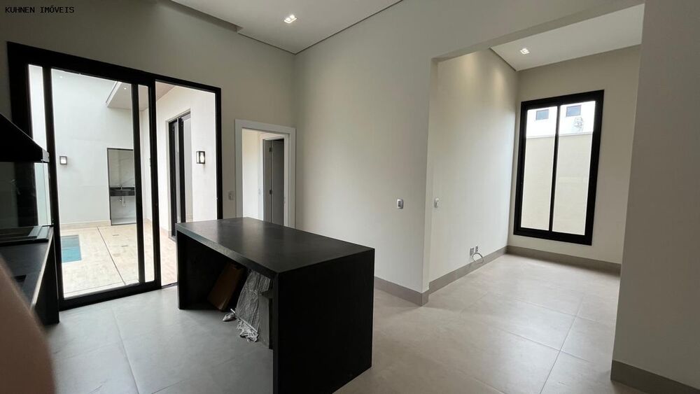 Casa de Condomínio à venda com 3 quartos, 160m² - Foto 2