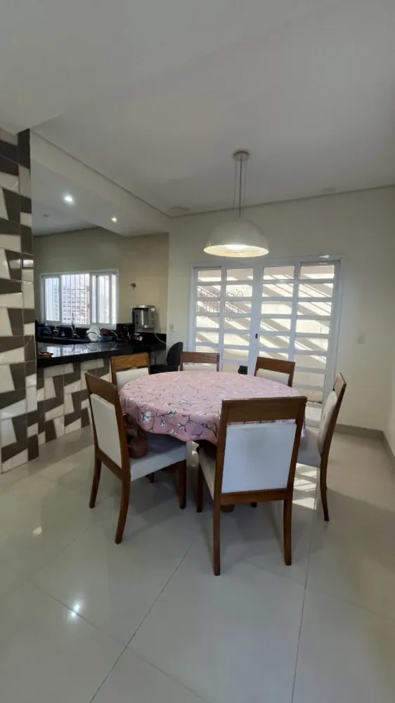 Casa, 3 quartos, 250 m² - Foto 2