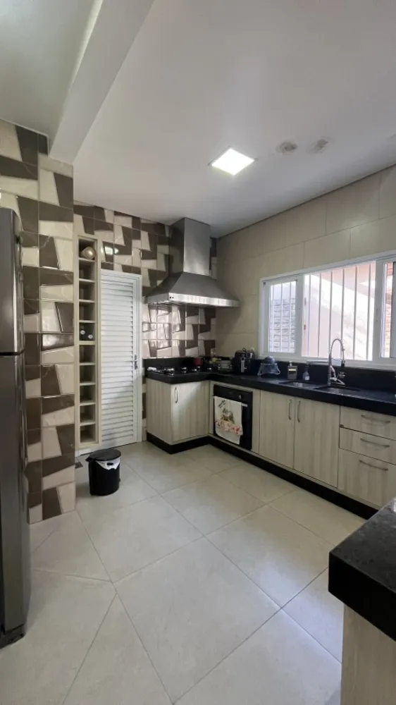 Casa, 3 quartos, 250 m² - Foto 3