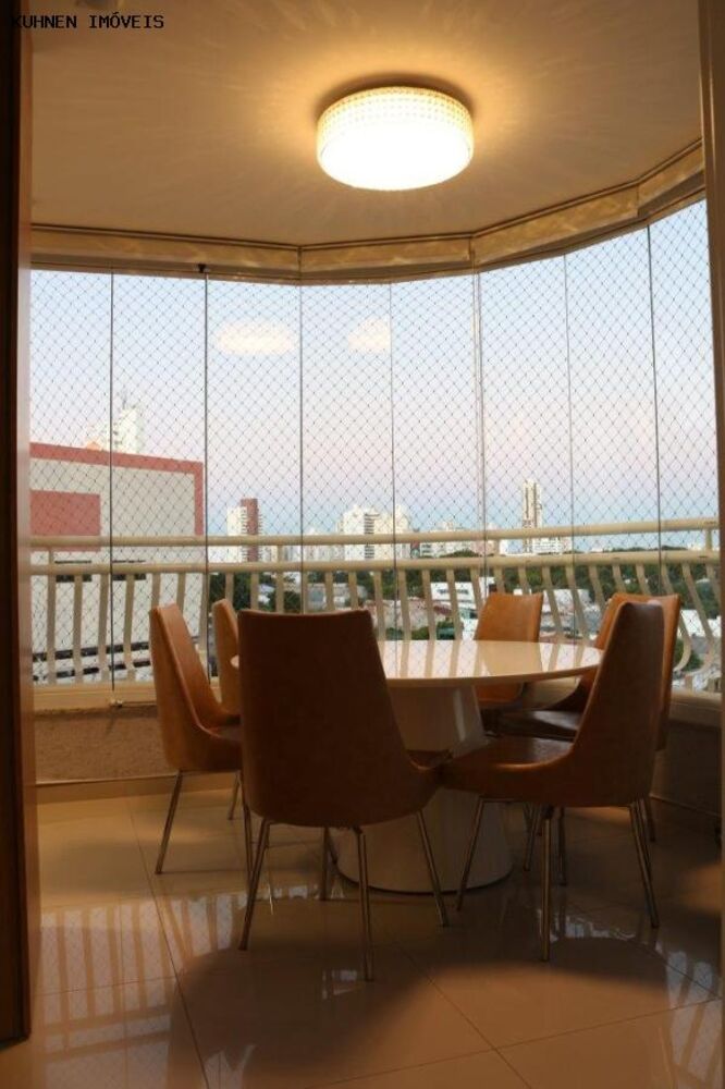 Apartamento à venda com 3 quartos, 134m² - Foto 1