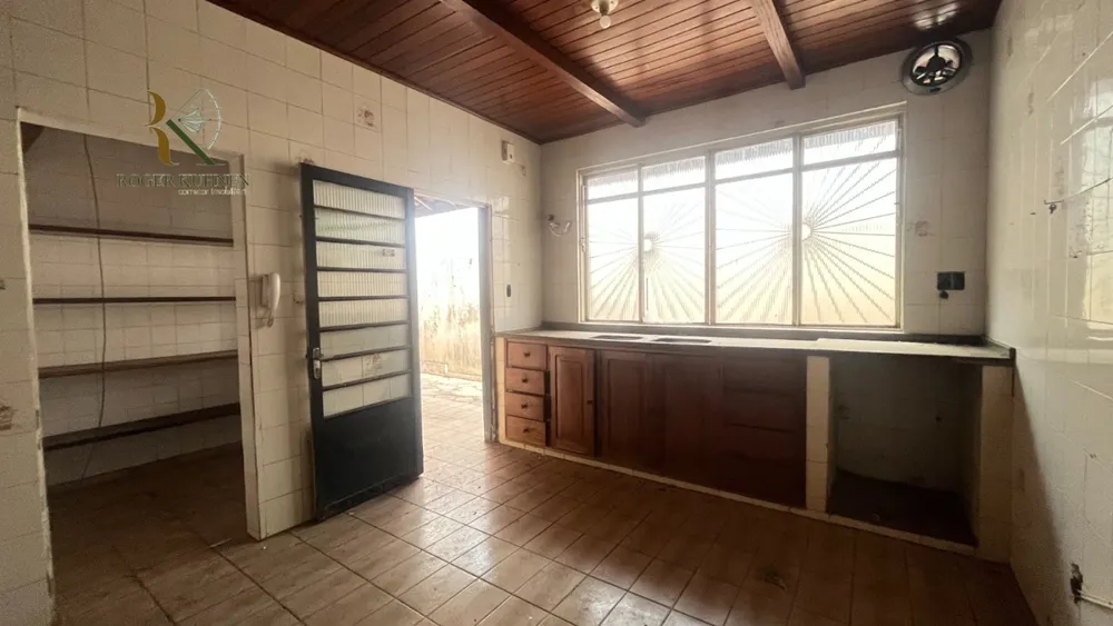 Casa, 4 quartos, 250 m² - Foto 11