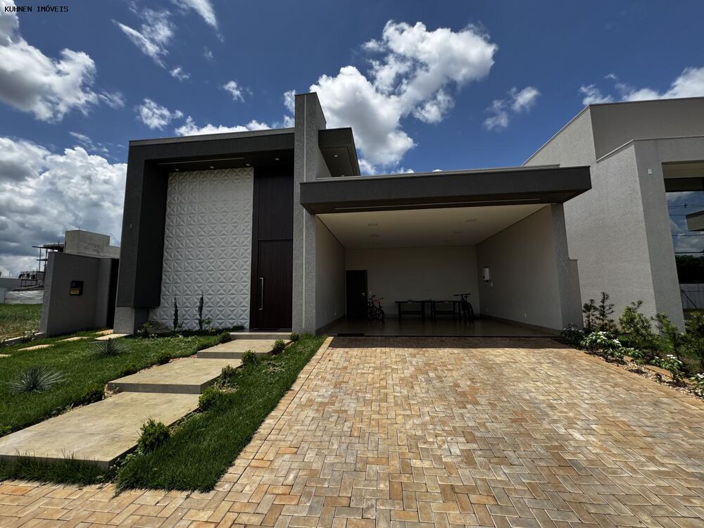 Casa de Condomínio à venda com 3 quartos, 440m² - Foto 1