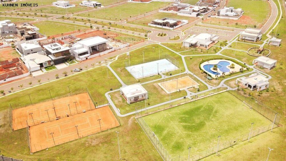 Casa de Condomínio à venda com 3 quartos, 440m² - Foto 3