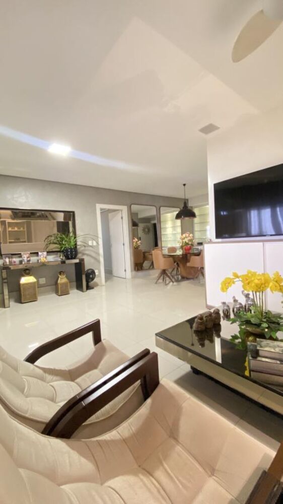 Apartamento à venda com 3 quartos, 166m² - Foto 2