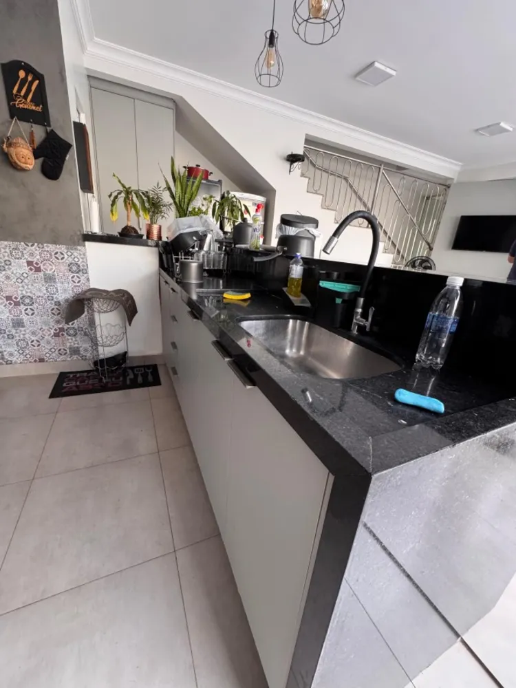 Casa, 3 quartos, 268 m² - Foto 1