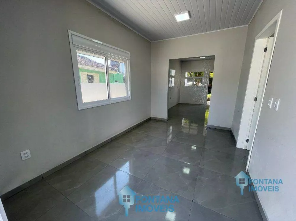 Casa à venda com 2 quartos, 65m² - Foto 3