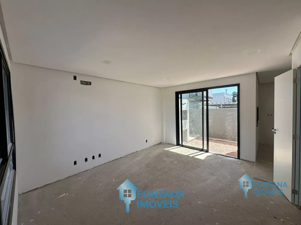 Casa à venda com 3 quartos, 81m² - Foto 4