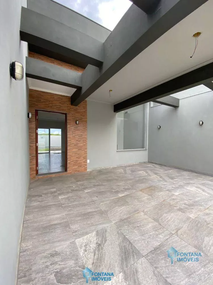 Casa à venda com 3 quartos, 114m² - Foto 2