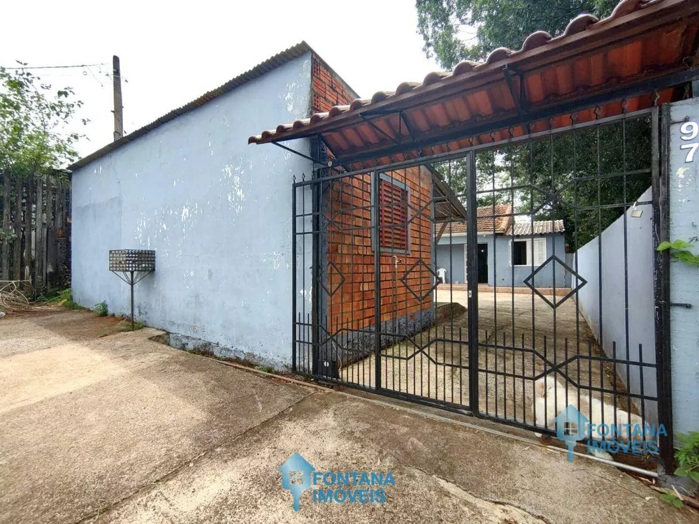 Casa à venda com 3 quartos, 90m² - Foto 1