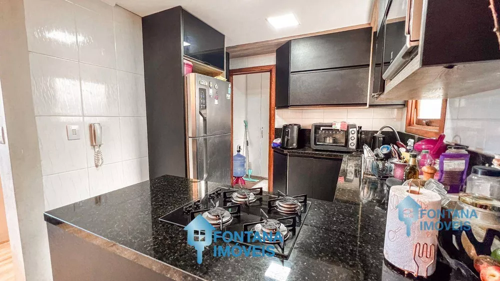 Apartamento à venda com 3 quartos, 206m² - Foto 4