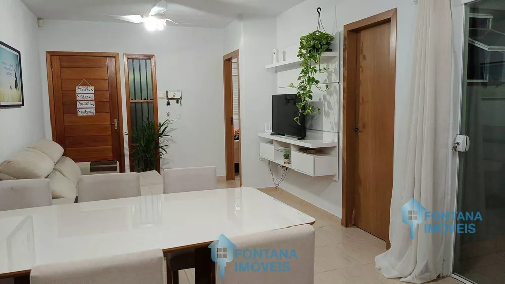 Casa à venda com 2 quartos, 60m² - Foto 4