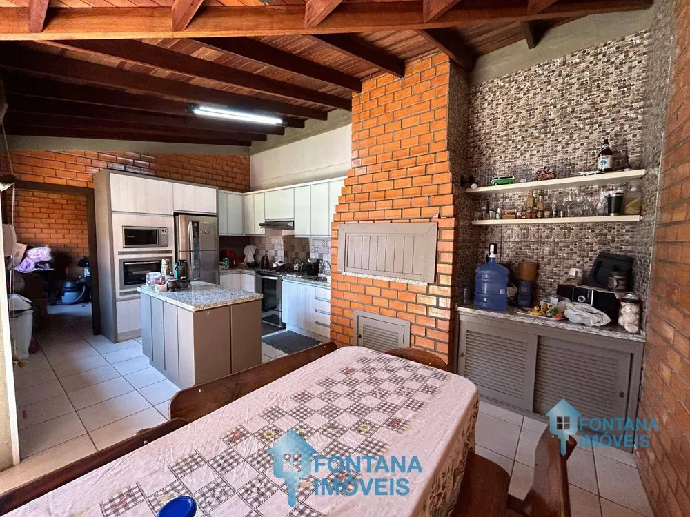 Casa, 4 quartos, 249 m² - Foto 3