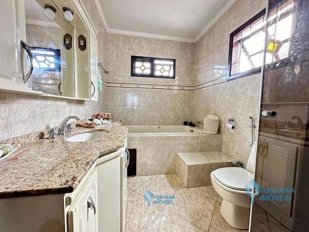 Casa, 3 quartos, 224 m² - Foto 11