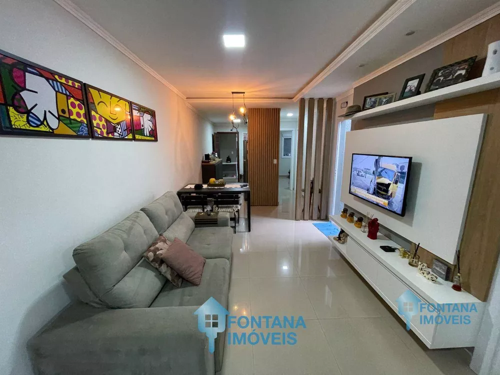 Casa à venda com 3 quartos, 104m² - Foto 1