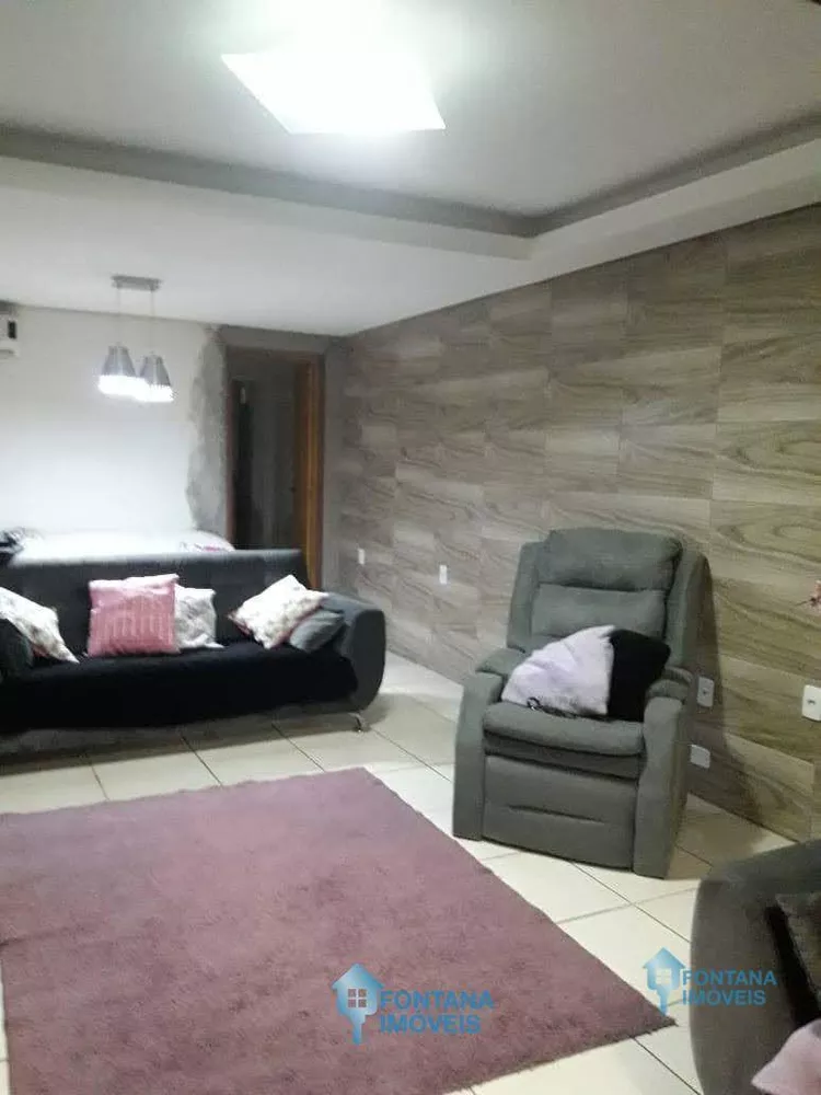 Casa à venda com 2 quartos, 140m² - Foto 2