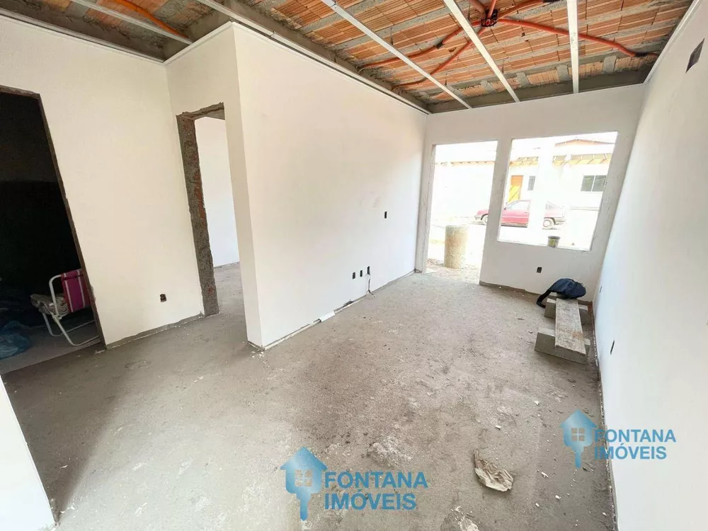 Casa à venda com 2 quartos, 41m² - Foto 4