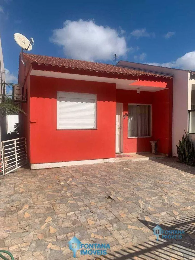 Casa à venda com 2 quartos, 60m² - Foto 2