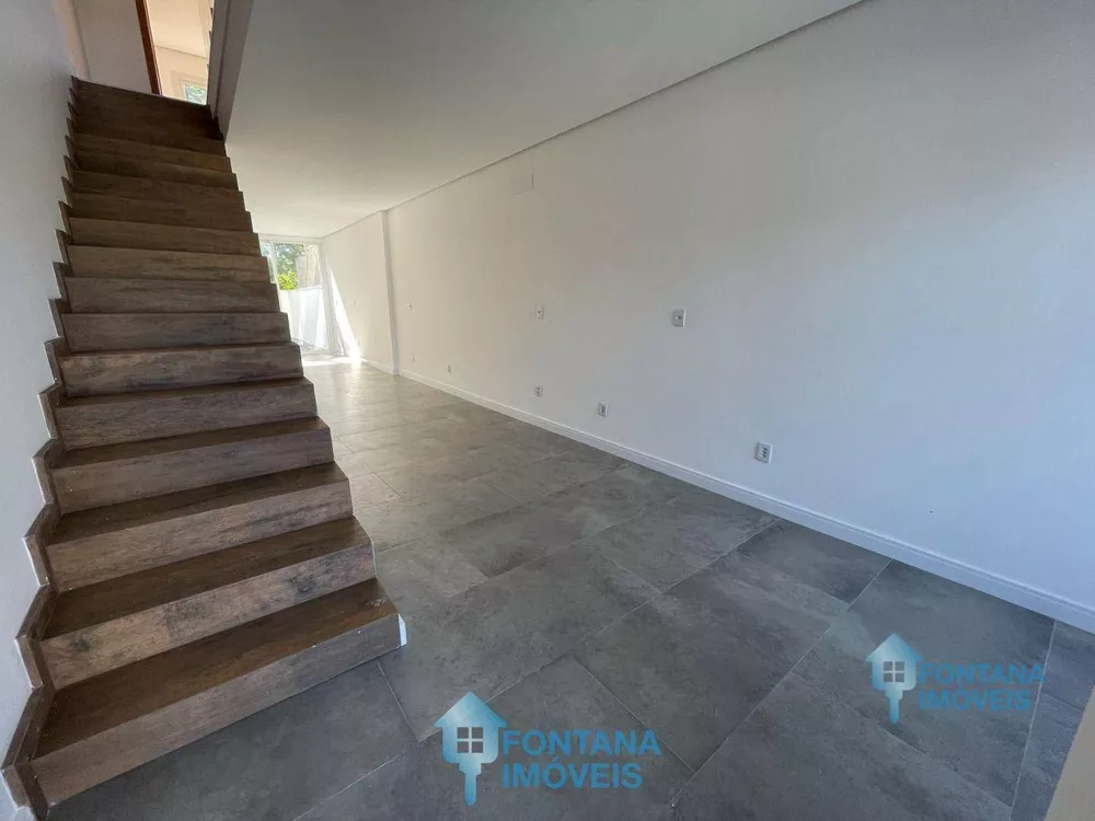 Casa à venda com 2 quartos, 100m² - Foto 2