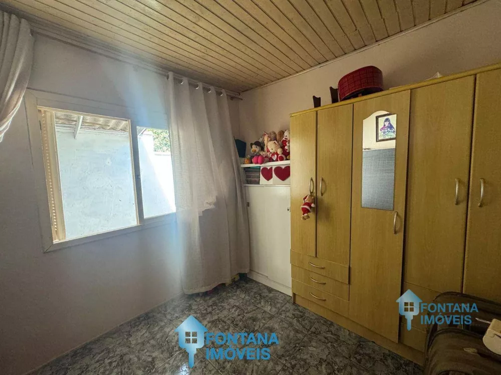 Casa à venda com 3 quartos, 90m² - Foto 4