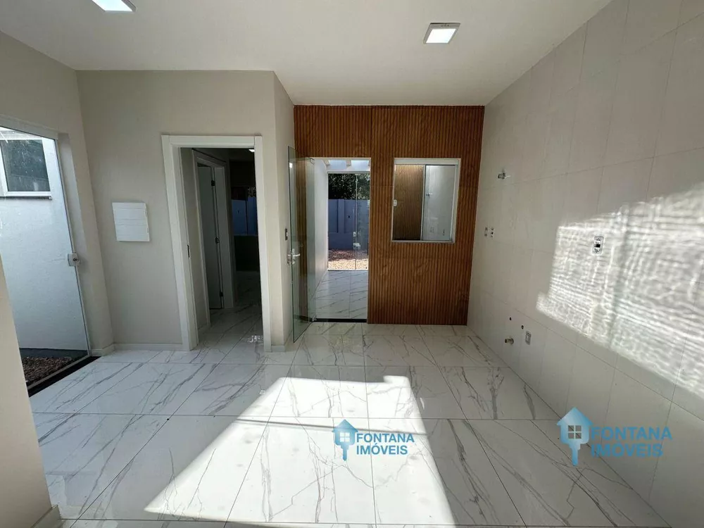 Casa à venda com 3 quartos, 95m² - Foto 4