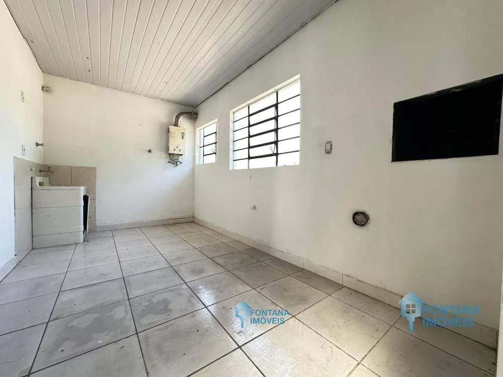 Casa à venda com 2 quartos, 110m² - Foto 4