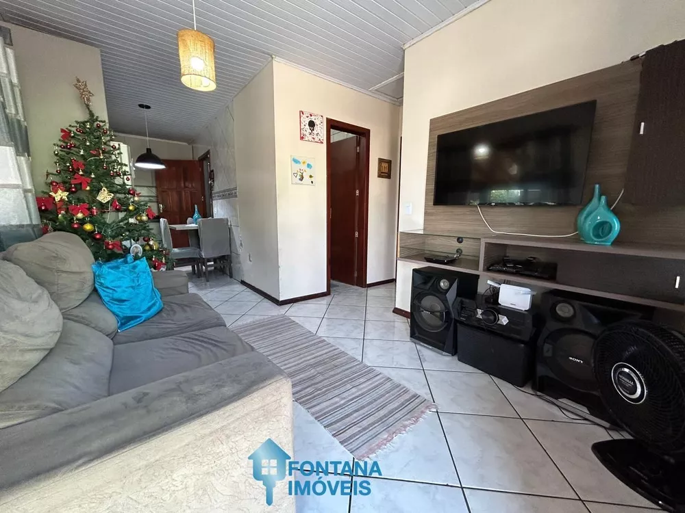 Casa à venda com 2 quartos, 60m² - Foto 4