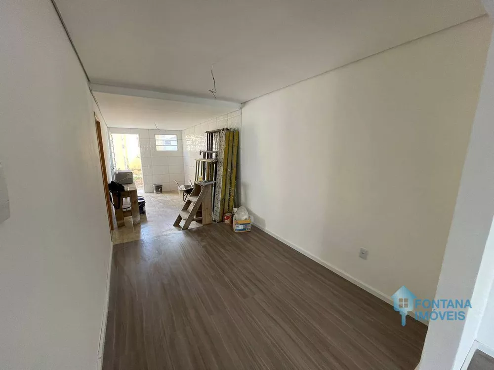 Casa à venda com 3 quartos, 100m² - Foto 4