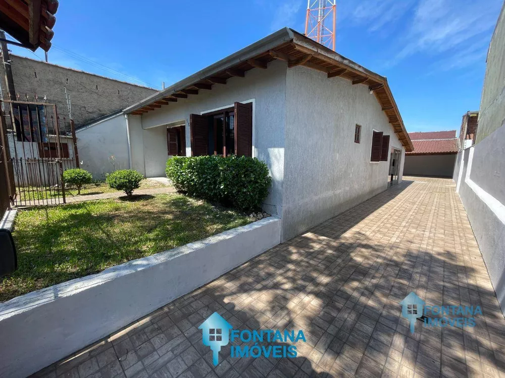 Casa à venda com 2 quartos, 100m² - Foto 1