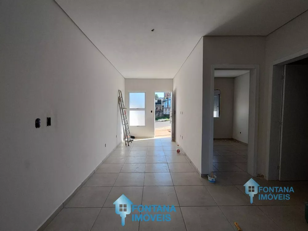 Casa à venda com 2 quartos, 45m² - Foto 4