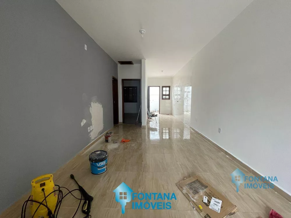 Casa à venda com 2 quartos, 57m² - Foto 3