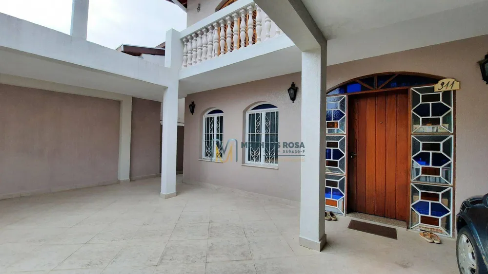 Casa, 5 quartos, 230 m² - Foto 1