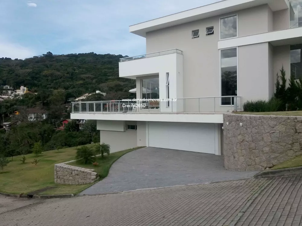 Casa à venda com 4 quartos, 530m² - Foto 1