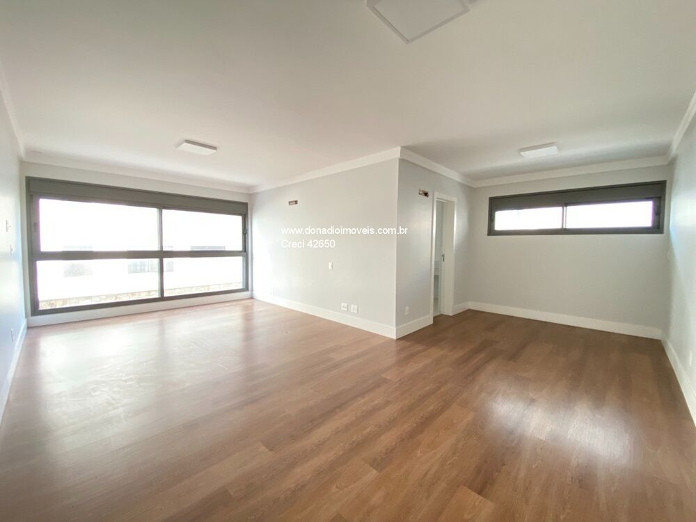Apartamento, 3 quartos, 250 m² - Foto 1