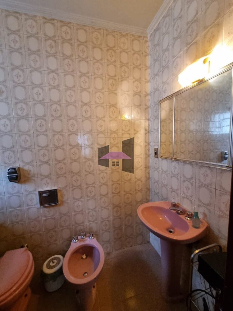 Casa à venda com 3 quartos, 178 - Foto 1