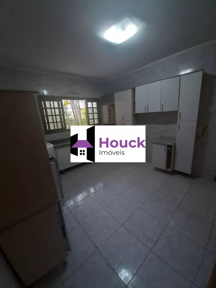 Sobrado à venda com 3 quartos, 160m² - Foto 4