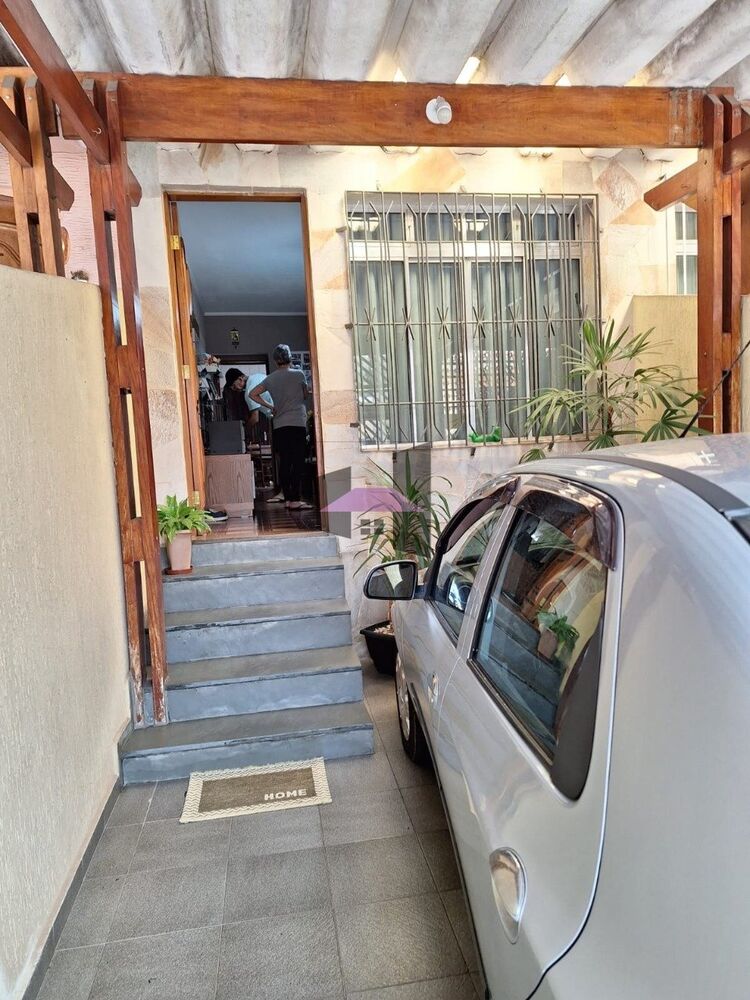 Casa à venda com 4 quartos, 240 - Foto 1