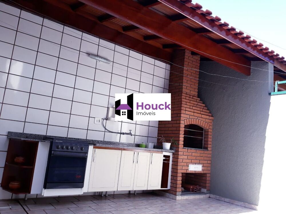 Casa à venda com 3 quartos, 110m² - Foto 1