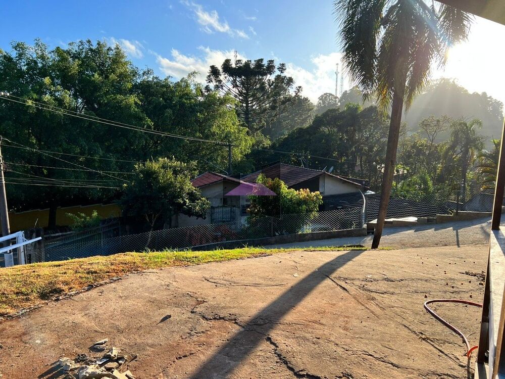 Chácara à venda com 4 quartos, 300m² - Foto 1