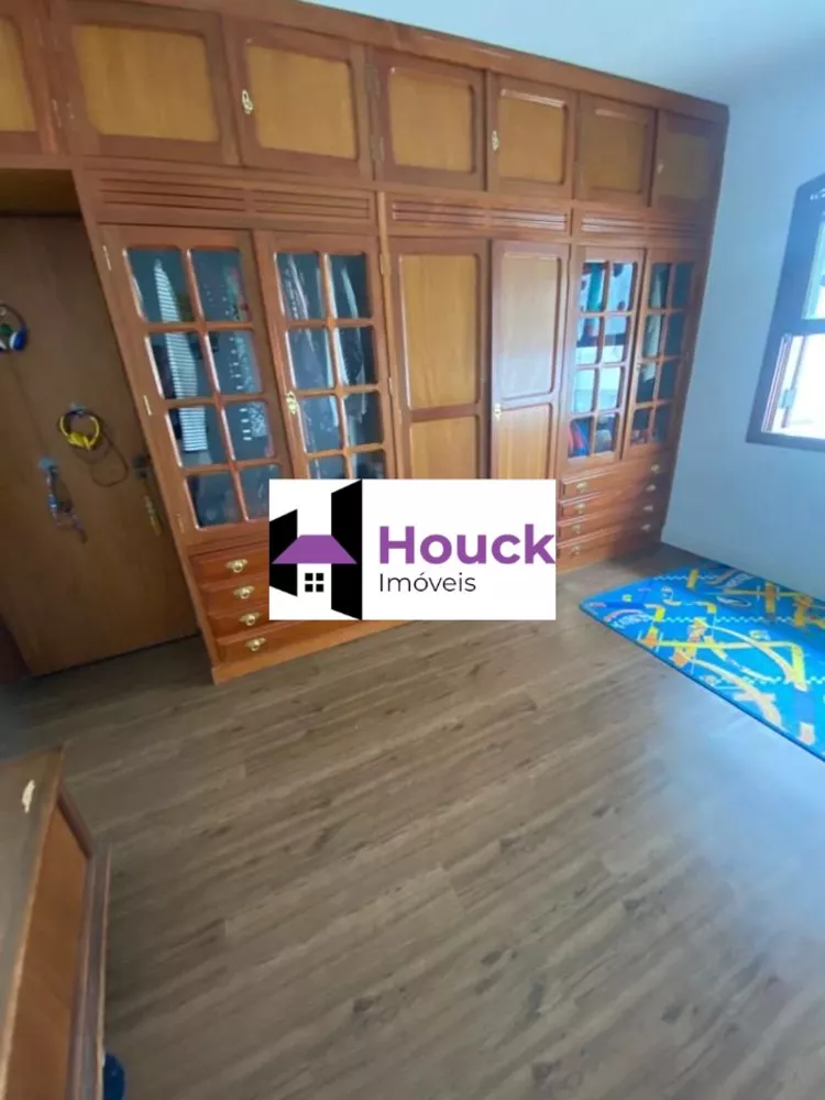 Sobrado à venda com 3 quartos, 180m² - Foto 2