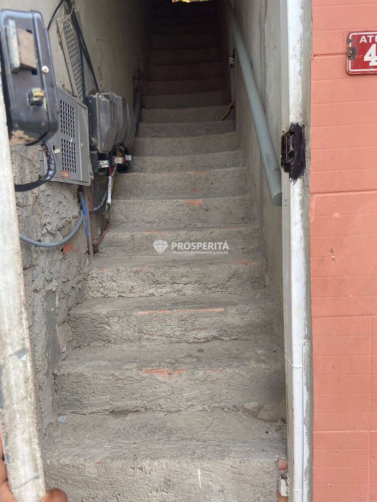 Casa à venda com 4 quartos, 260m² - Foto 1