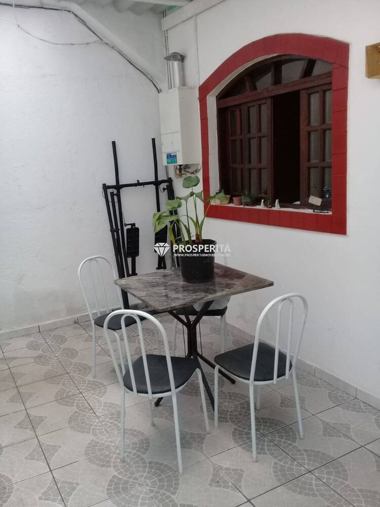 Casa à venda com 4 quartos, 215m² - Foto 4