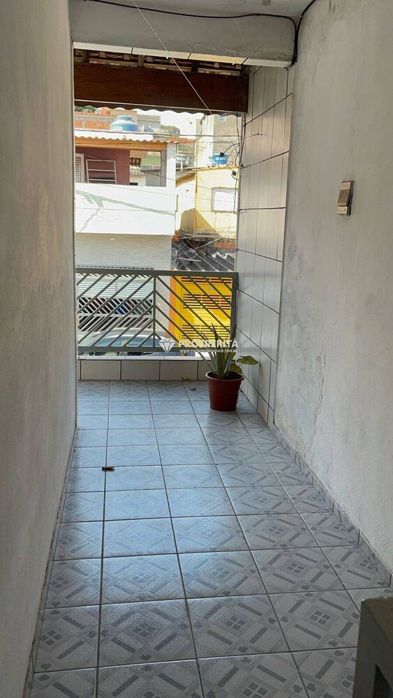 Casa à venda com 4 quartos, 203m² - Foto 2