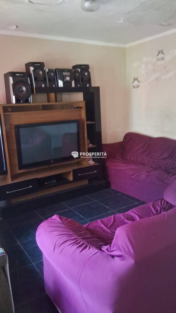 Casa à venda com 2 quartos, 180m² - Foto 2