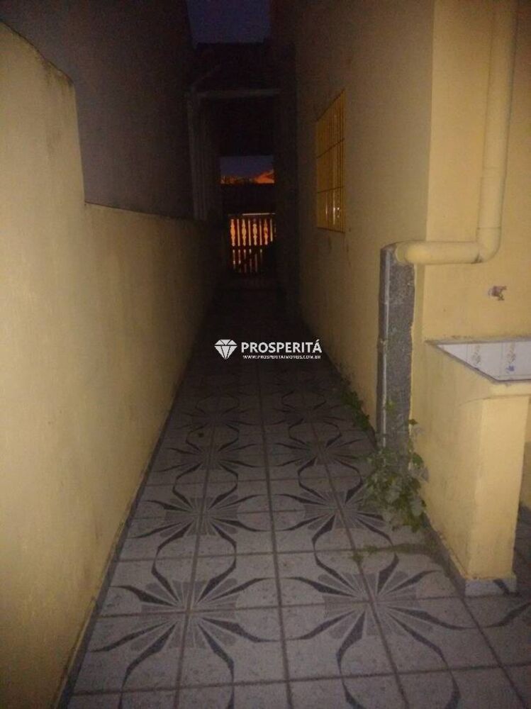 Casa à venda com 4 quartos, 250m² - Foto 1