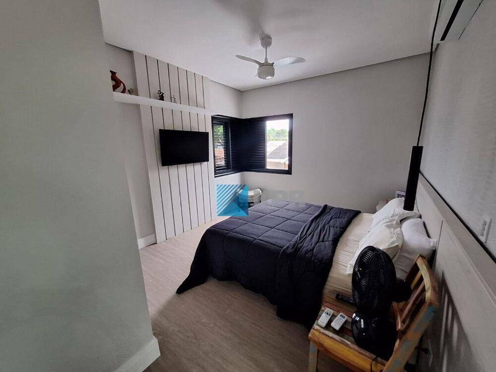 Casa de Condomínio à venda com 4 quartos, 248m² - Foto 3