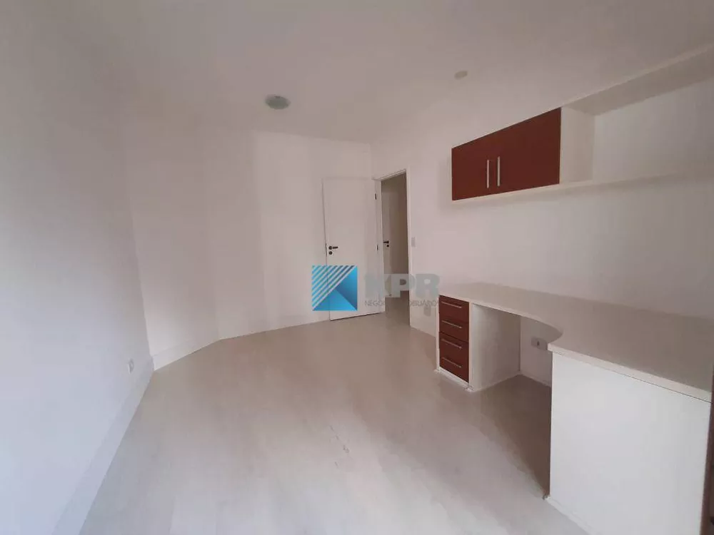 Apartamento à venda com 4 quartos, 220m² - Foto 3